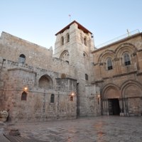 1200px-The_Church_of_the_Holy_Sepulchre-Jerusalem.jpg